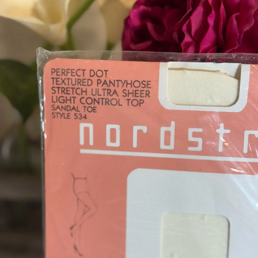 Nordstrom Perfect‎ Dot Textured Pantyhose in the color Vanilla, size C.
